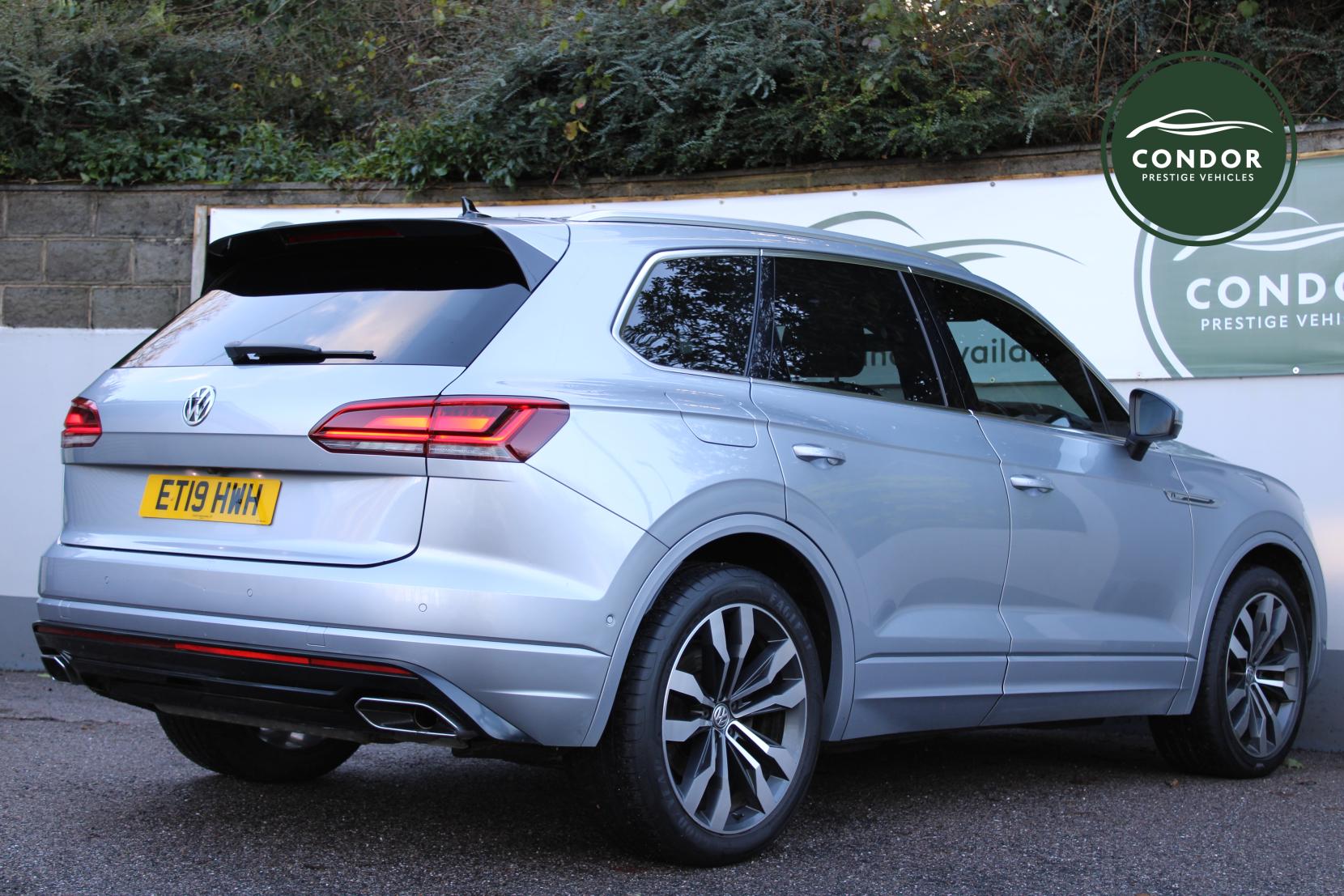 Volkswagen Touareg 3.0 TDI V6 R-Line Tech SUV 5dr Diesel Tiptronic 4Motion Euro 6 (s/s) (286 ps)