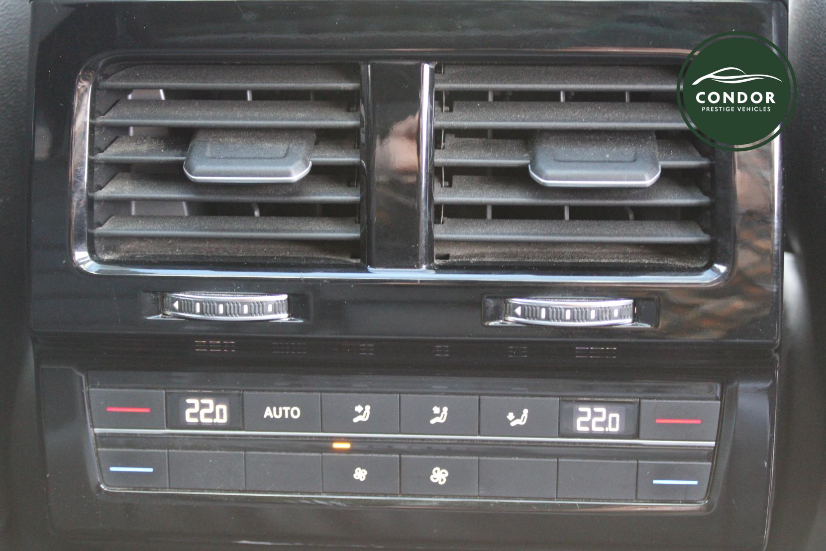 Volkswagen Touareg 3.0 TDI V6 R-Line Tech SUV 5dr Diesel Tiptronic 4Motion Euro 6 (s/s) (286 ps)