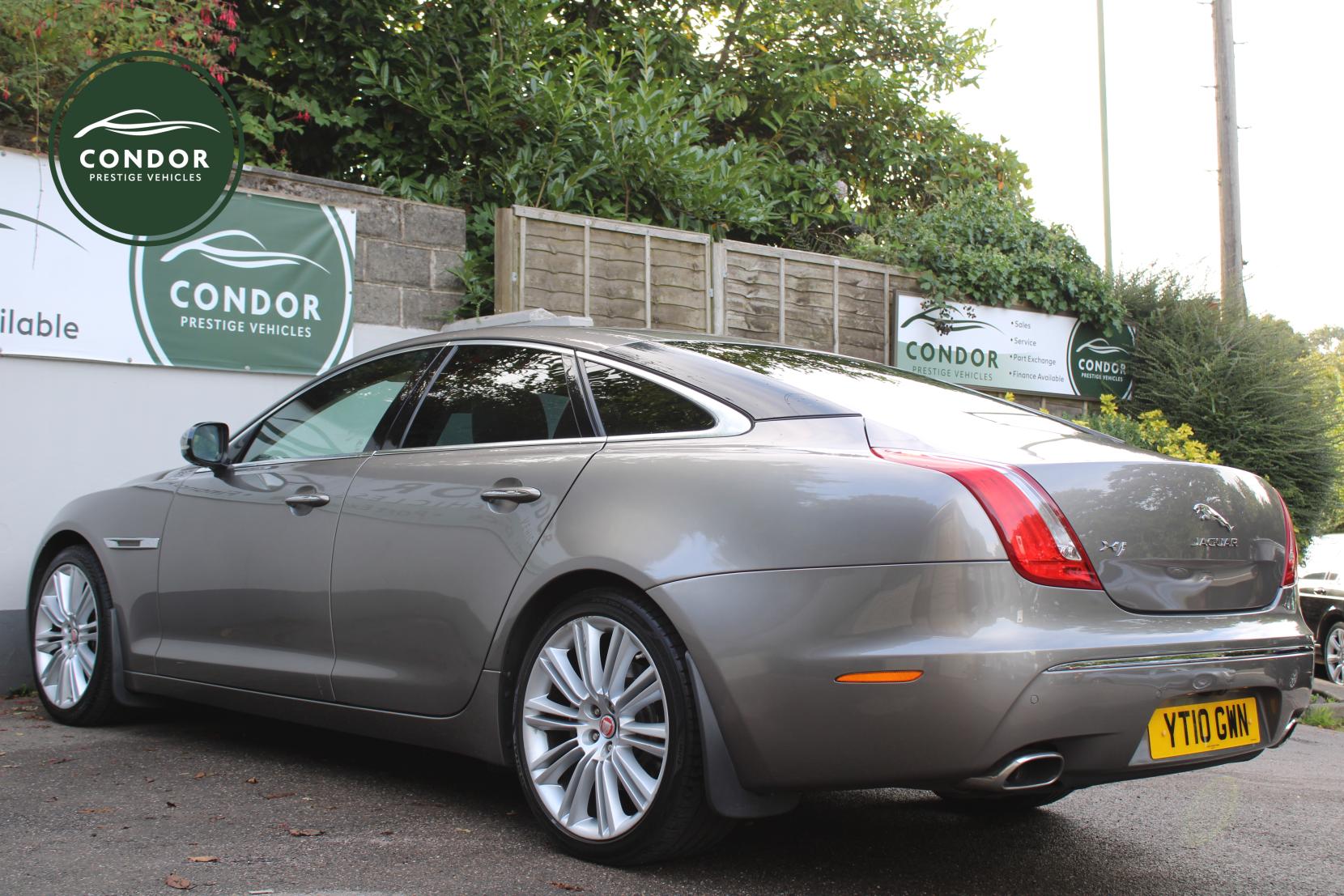 Jaguar XJ 3.0d V6 Portfolio Saloon 4dr Diesel Auto Euro 5 (275 ps)