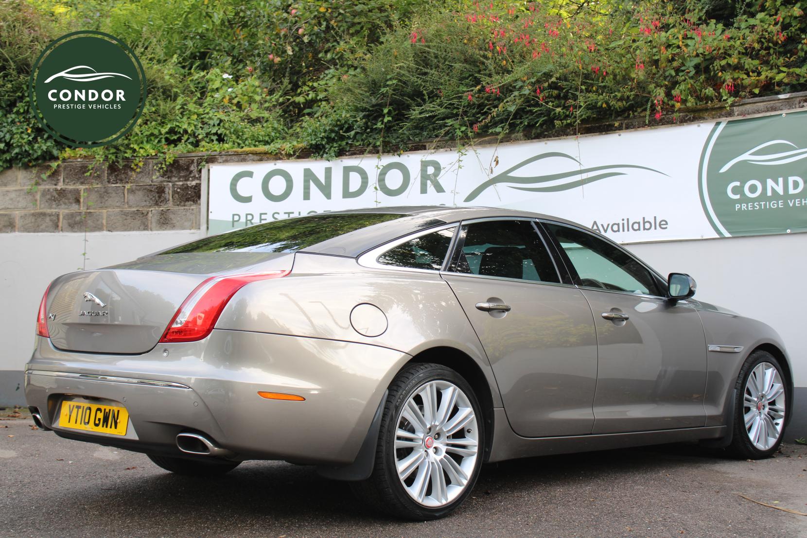 Jaguar XJ 3.0d V6 Portfolio Saloon 4dr Diesel Auto Euro 5 (275 ps)