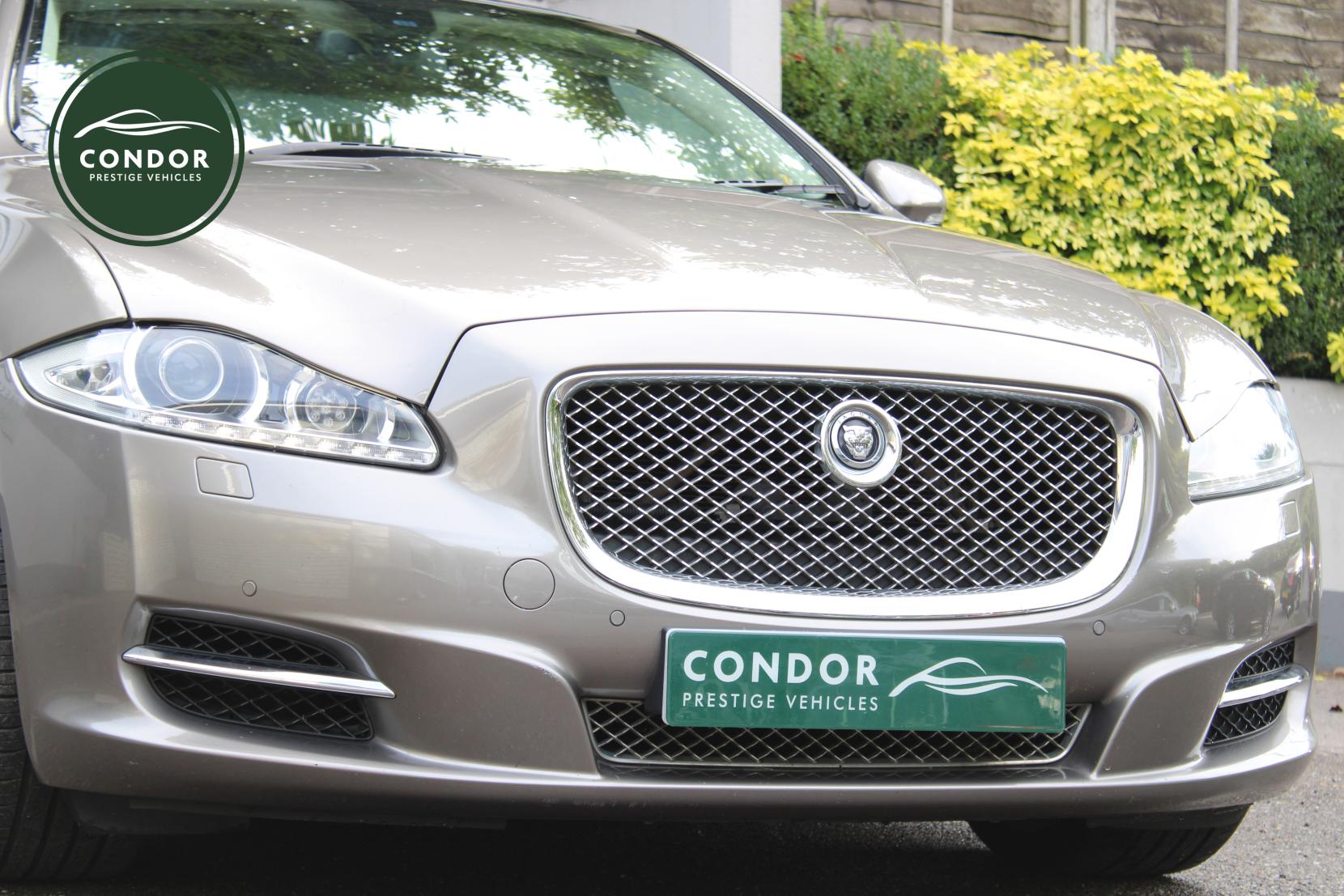 Jaguar XJ 3.0d V6 Portfolio Saloon 4dr Diesel Auto Euro 5 (275 ps)