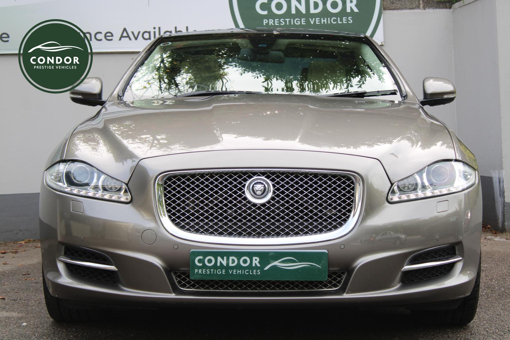 Jaguar XJ 3.0d V6 Portfolio Saloon 4dr Diesel Auto Euro 5 (275 ps)