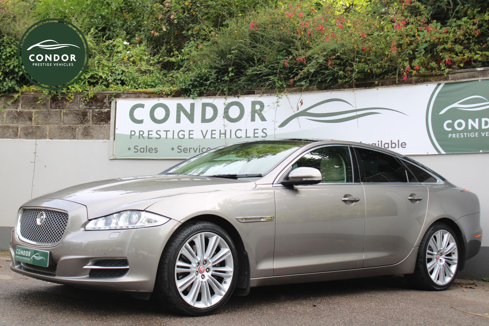 Jaguar XJ 3.0d V6 Portfolio Saloon 4dr Diesel Auto Euro 5 (275 ps)