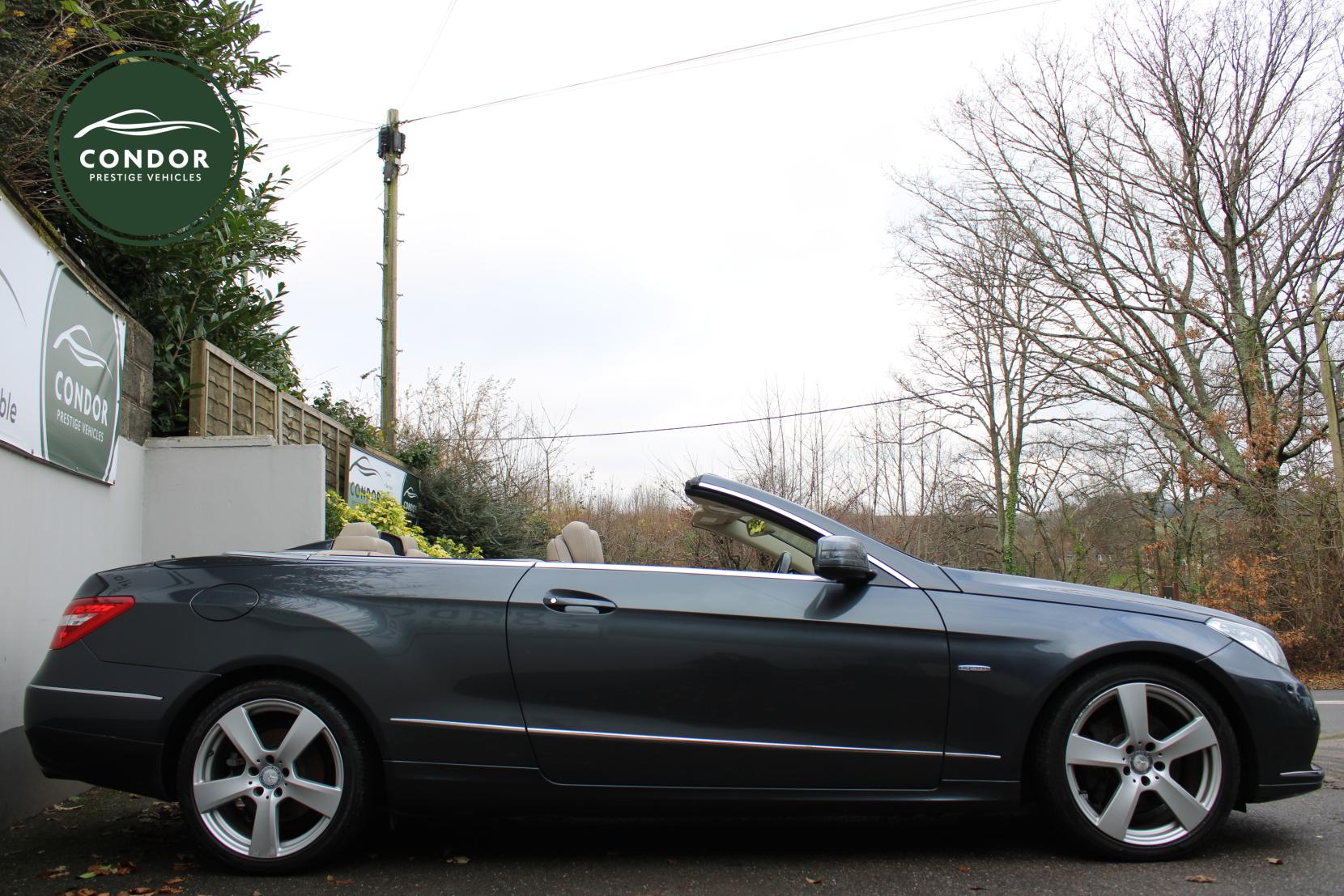 Mercedes-Benz E Class 3.0 E350 CDI V6 BlueEfficiency SE Cabriolet 2dr Diesel G-Tronic Euro 5 (231 ps)