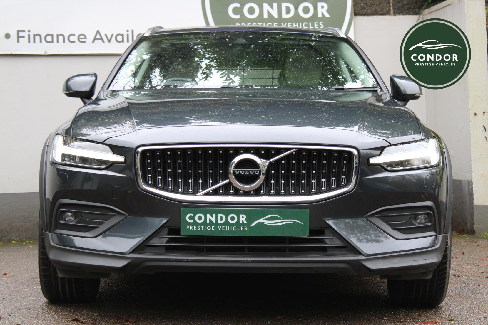 Volvo V60 Cross Country 2.0 T5 Plus Estate 5dr Petrol Auto AWD Euro 6 (s/s) (250 ps)