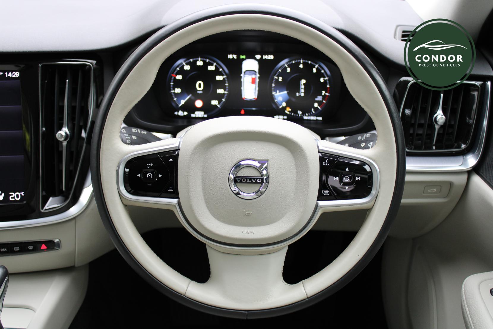 Volvo V60 Cross Country 2.0 T5 Plus Estate 5dr Petrol Auto AWD Euro 6 (s/s) (250 ps)