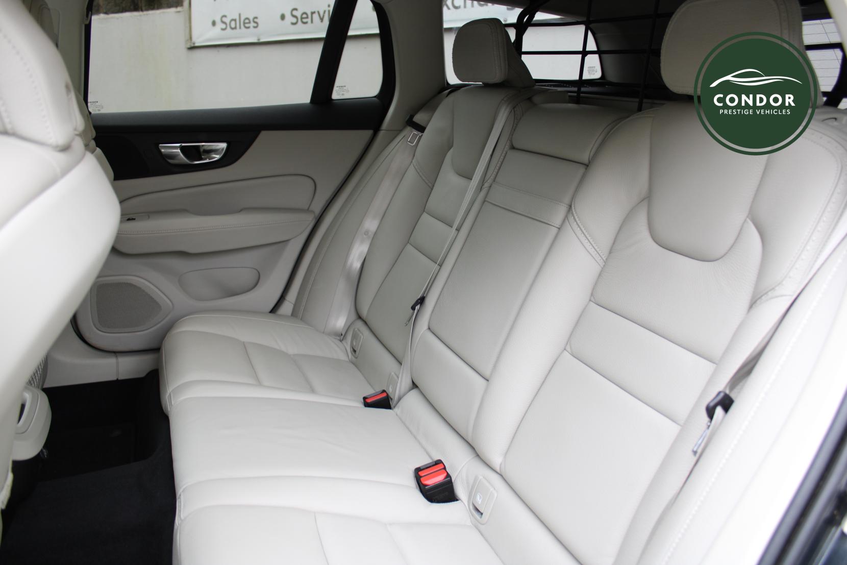 Volvo V60 Cross Country 2.0 T5 Plus Estate 5dr Petrol Auto AWD Euro 6 (s/s) (250 ps)