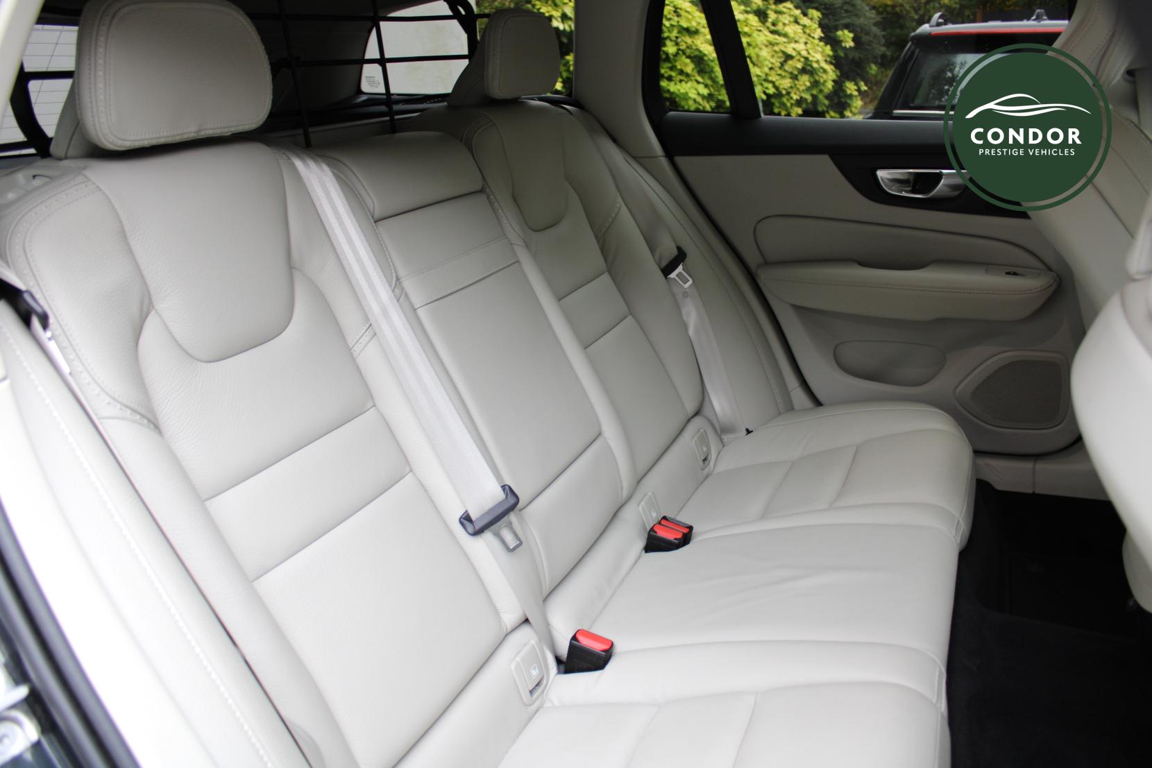 Volvo V60 Cross Country 2.0 T5 Plus Estate 5dr Petrol Auto AWD Euro 6 (s/s) (250 ps)