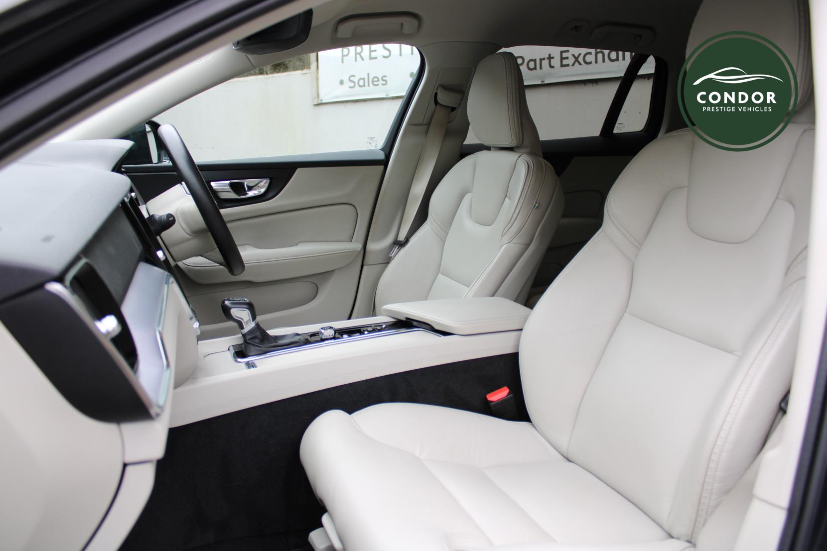 Volvo V60 Cross Country 2.0 T5 Plus Estate 5dr Petrol Auto AWD Euro 6 (s/s) (250 ps)