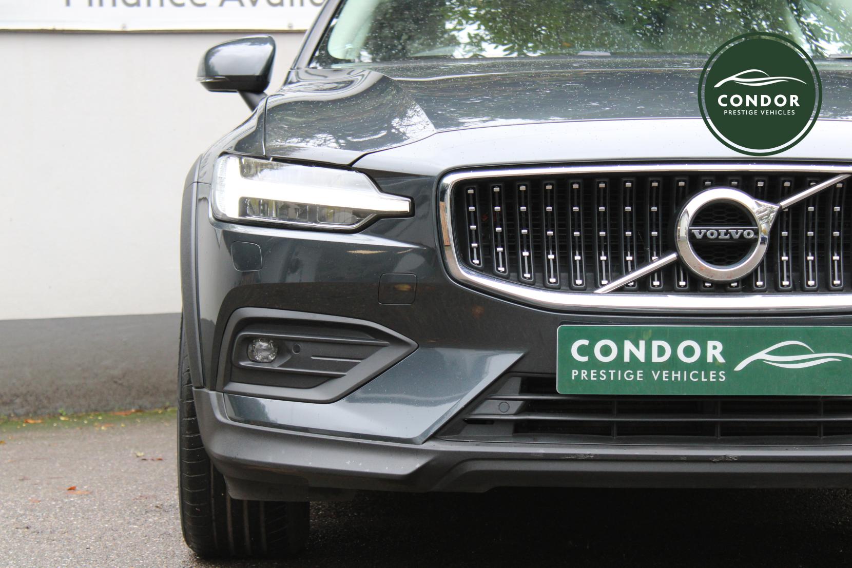 Volvo V60 Cross Country 2.0 T5 Plus Estate 5dr Petrol Auto AWD Euro 6 (s/s) (250 ps)