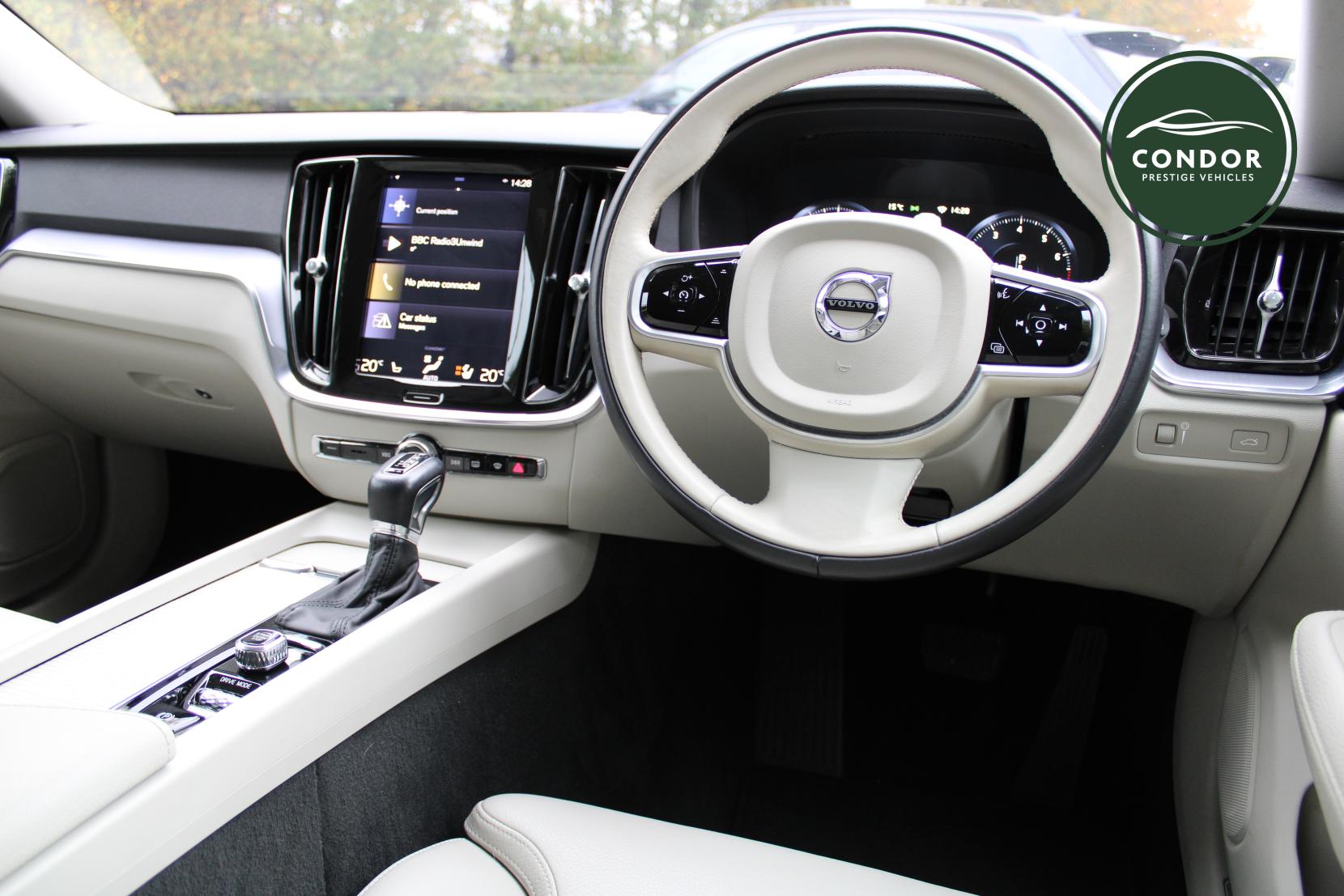 Volvo V60 Cross Country 2.0 T5 Plus Estate 5dr Petrol Auto AWD Euro 6 (s/s) (250 ps)