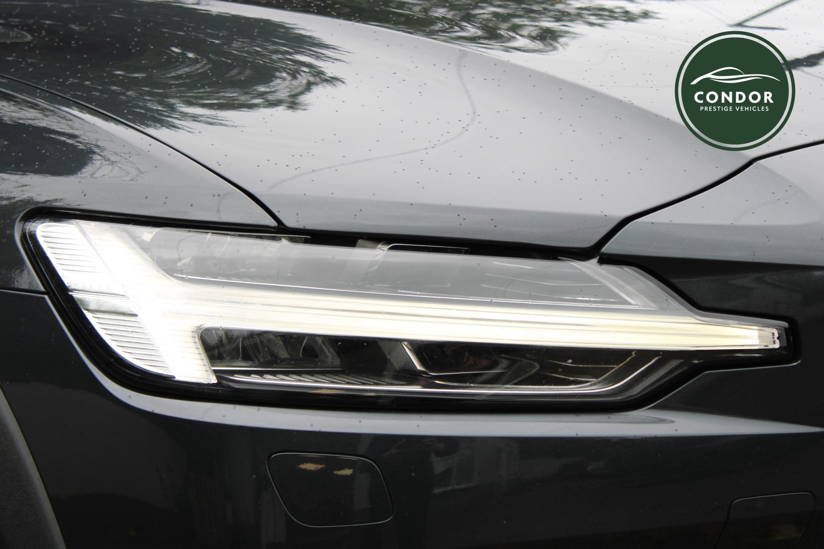 Volvo V60 Cross Country 2.0 T5 Plus Estate 5dr Petrol Auto AWD Euro 6 (s/s) (250 ps)