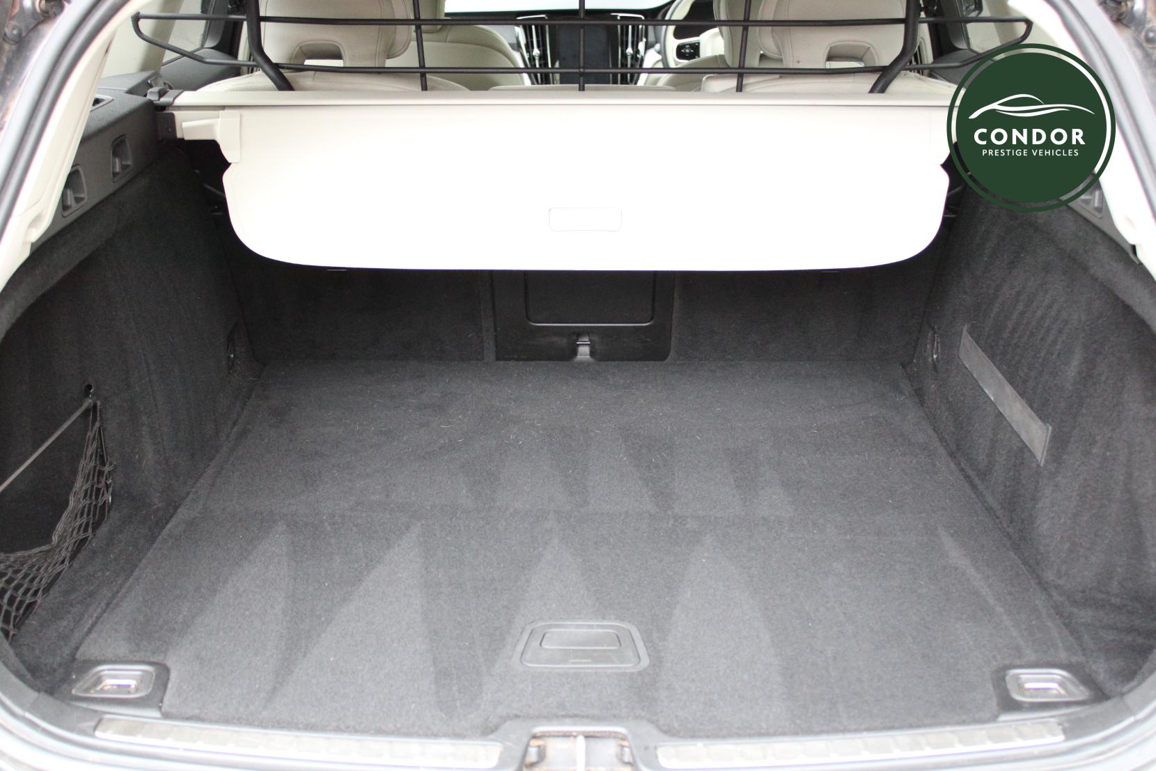 Volvo V60 Cross Country 2.0 T5 Plus Estate 5dr Petrol Auto AWD Euro 6 (s/s) (250 ps)