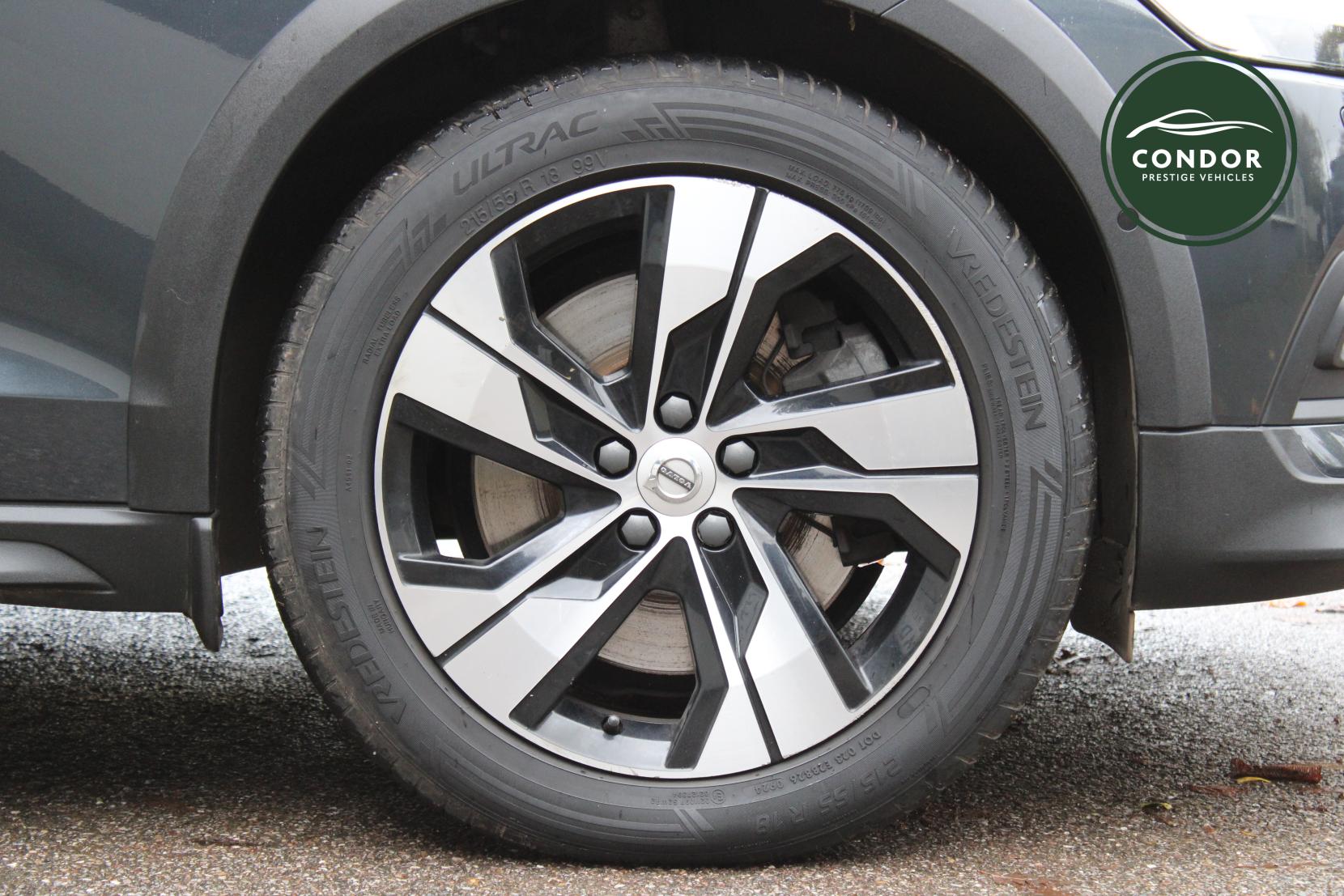 Volvo V60 Cross Country 2.0 T5 Plus Estate 5dr Petrol Auto AWD Euro 6 (s/s) (250 ps)