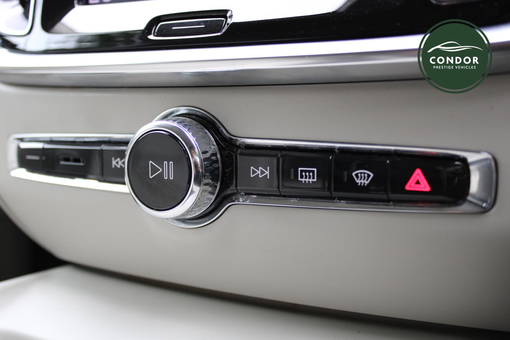 Volvo V60 Cross Country 2.0 T5 Plus Estate 5dr Petrol Auto AWD Euro 6 (s/s) (250 ps)