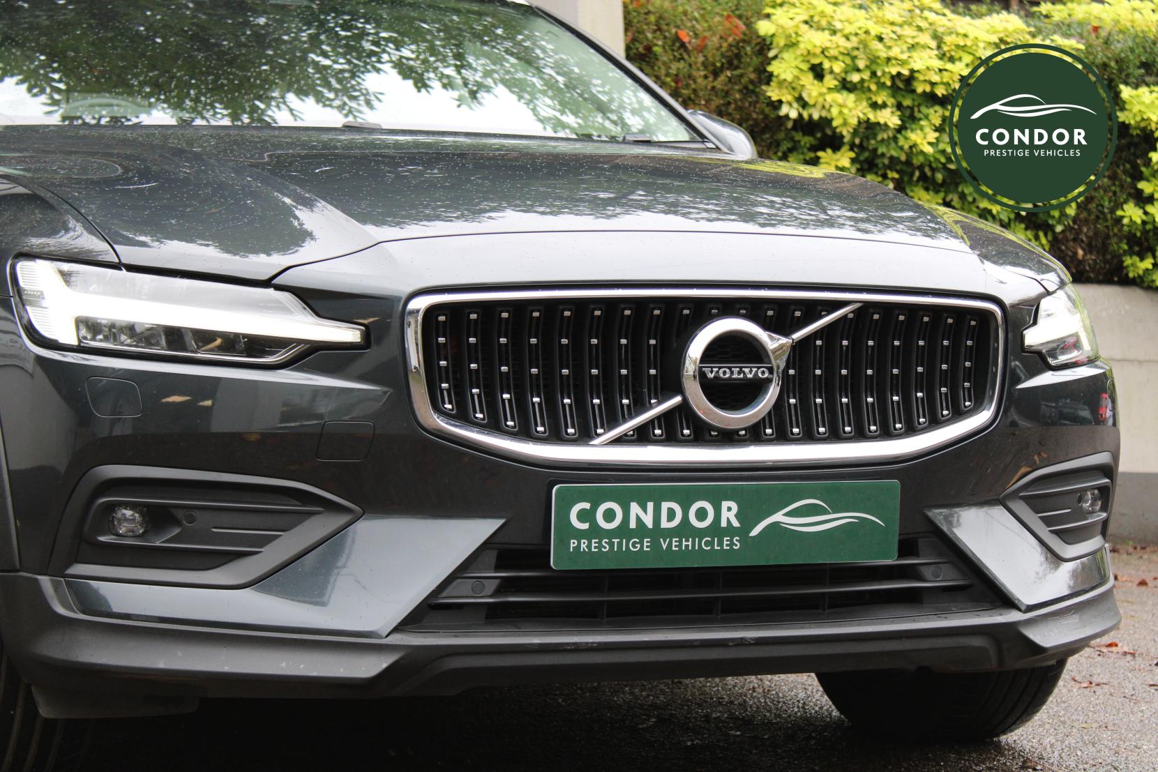 Volvo V60 Cross Country 2.0 T5 Plus Estate 5dr Petrol Auto AWD Euro 6 (s/s) (250 ps)