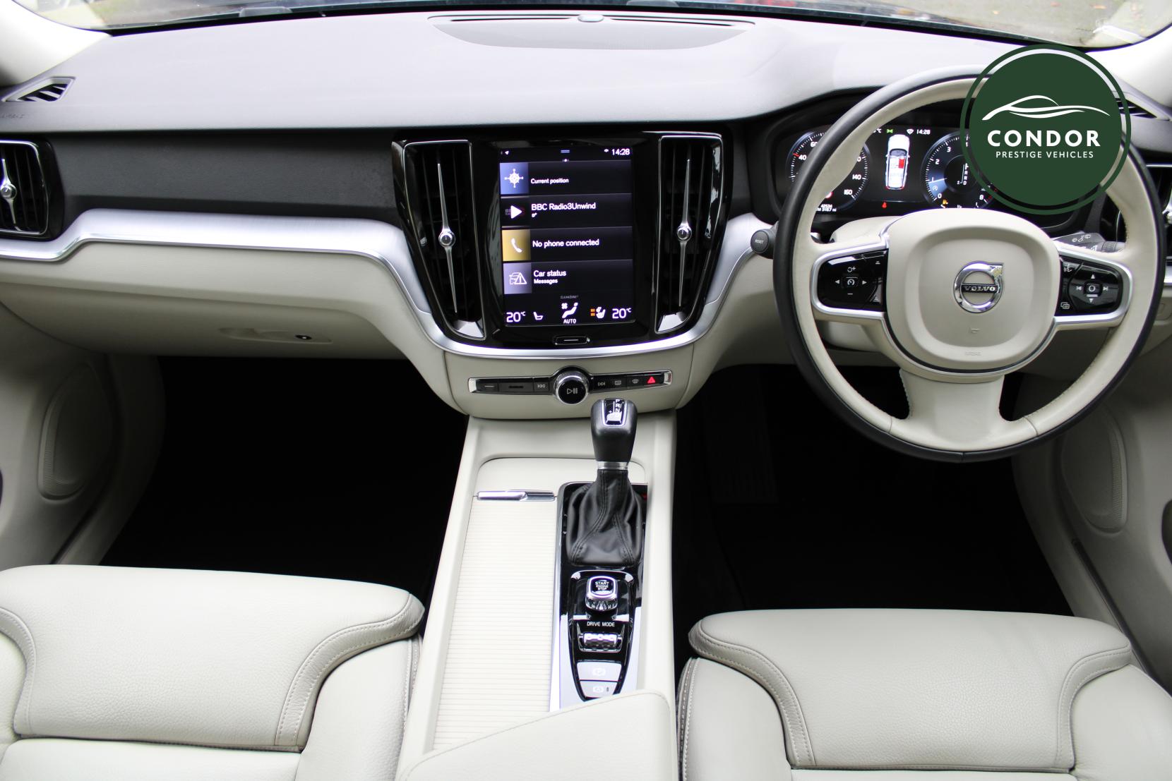 Volvo V60 Cross Country 2.0 T5 Plus Estate 5dr Petrol Auto AWD Euro 6 (s/s) (250 ps)