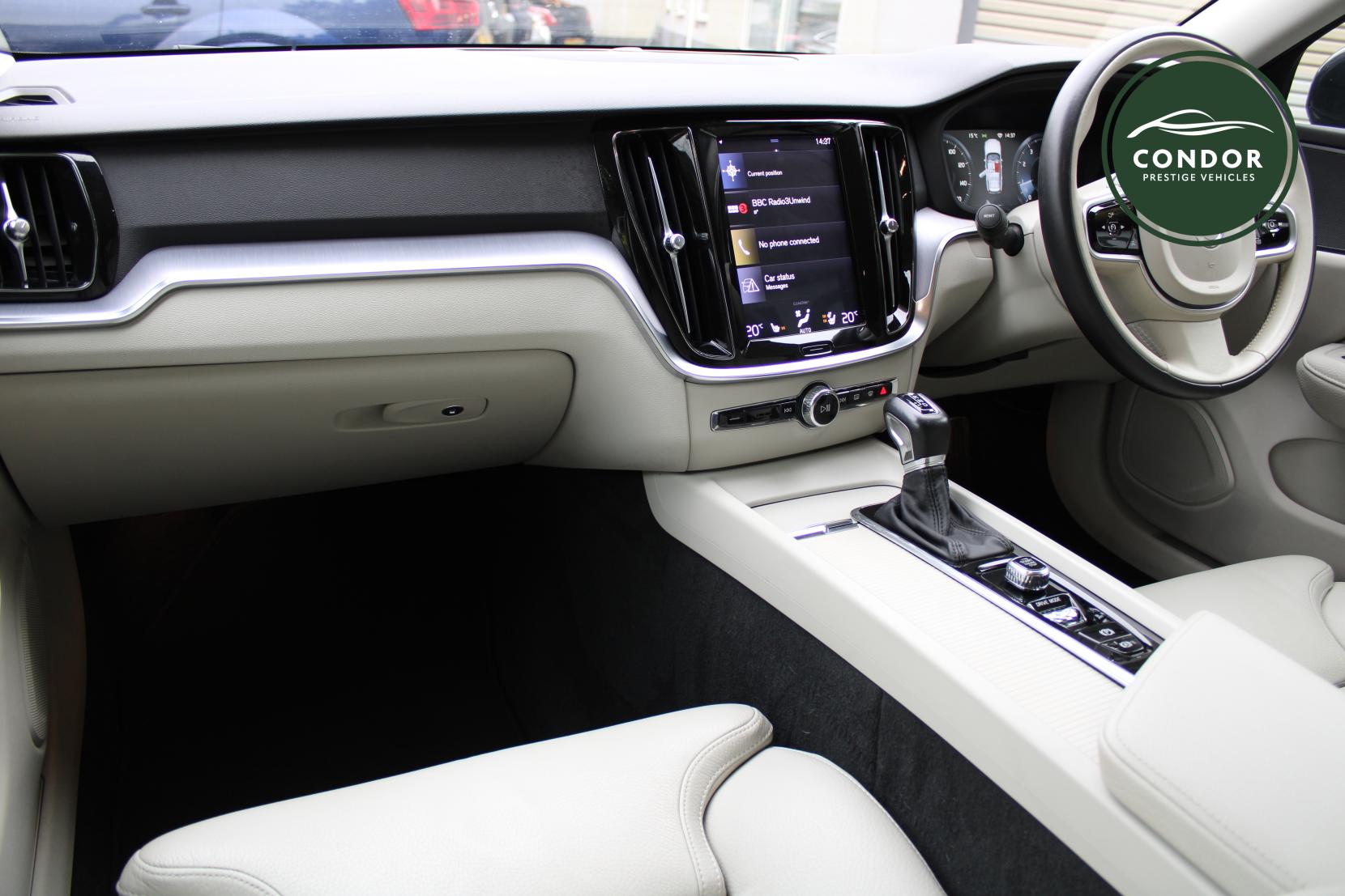 Volvo V60 Cross Country 2.0 T5 Plus Estate 5dr Petrol Auto AWD Euro 6 (s/s) (250 ps)