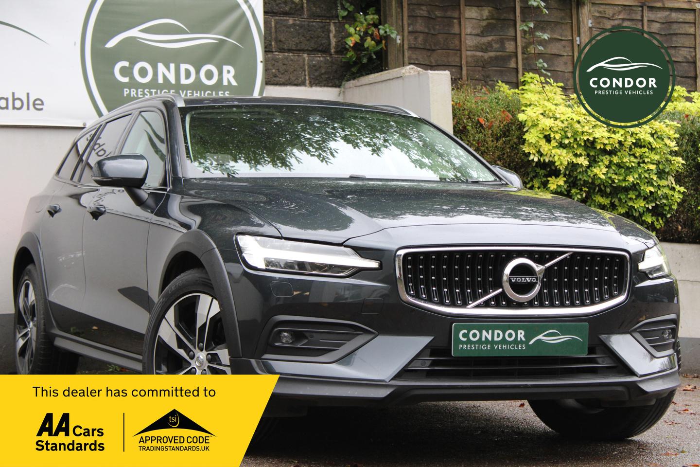 Volvo V60 Cross Country 2.0 T5 Plus Estate 5dr Petrol Auto AWD Euro 6 (s/s) (250 ps)