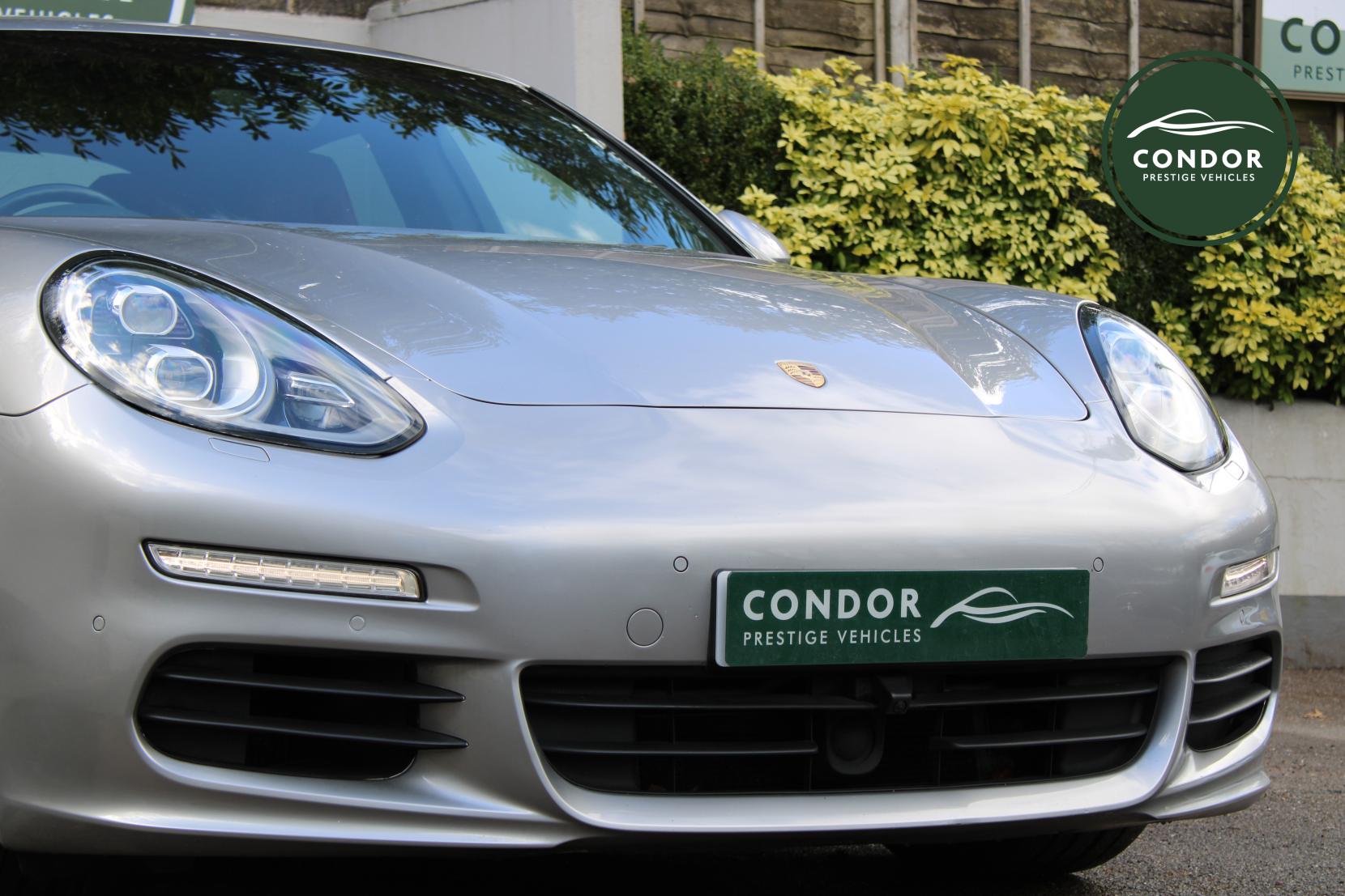 Porsche Panamera 3.0 V6 E-Hybrid S Hatchback 5dr Petrol Plug-in Hybrid TiptronicS Euro 5 (s/s) (416 ps)
