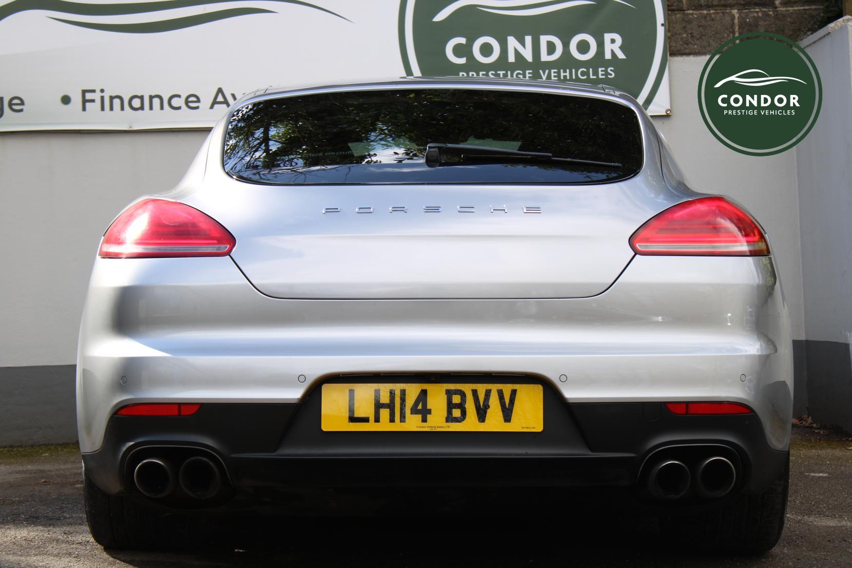 Porsche Panamera 3.0 V6 E-Hybrid S Hatchback 5dr Petrol Plug-in Hybrid TiptronicS Euro 5 (s/s) (416 ps)