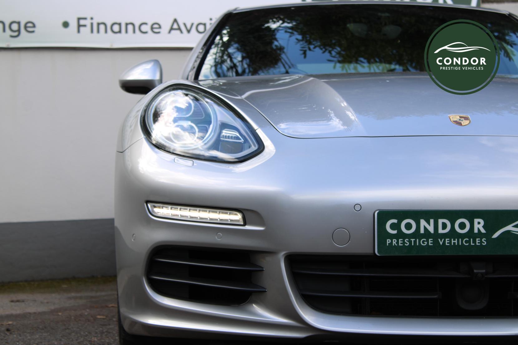 Porsche Panamera 3.0 V6 E-Hybrid S Hatchback 5dr Petrol Plug-in Hybrid TiptronicS Euro 5 (s/s) (416 ps)