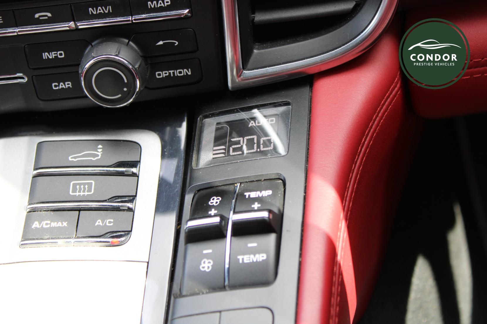 Porsche Panamera 3.0 V6 E-Hybrid S Hatchback 5dr Petrol Plug-in Hybrid TiptronicS Euro 5 (s/s) (416 ps)