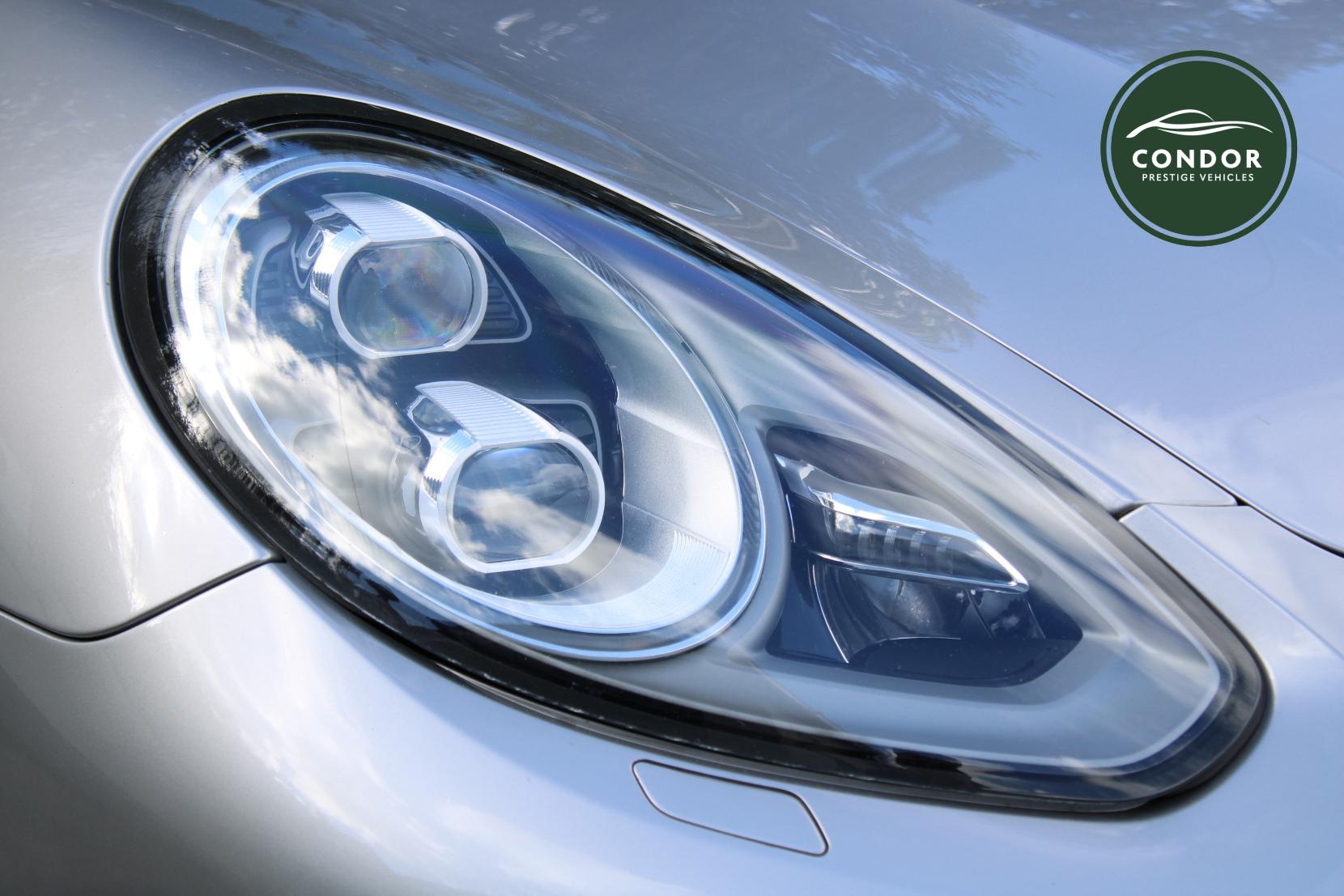 Porsche Panamera 3.0 V6 E-Hybrid S Hatchback 5dr Petrol Plug-in Hybrid TiptronicS Euro 5 (s/s) (416 ps)