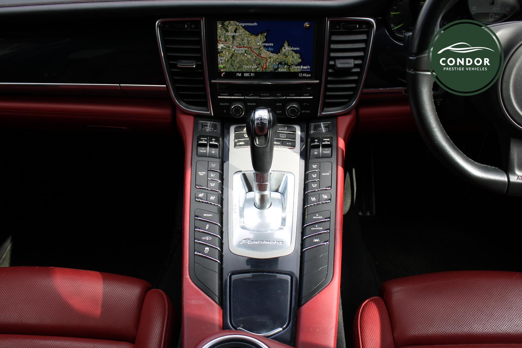Porsche Panamera 3.0 V6 E-Hybrid S Hatchback 5dr Petrol Plug-in Hybrid TiptronicS Euro 5 (s/s) (416 ps)