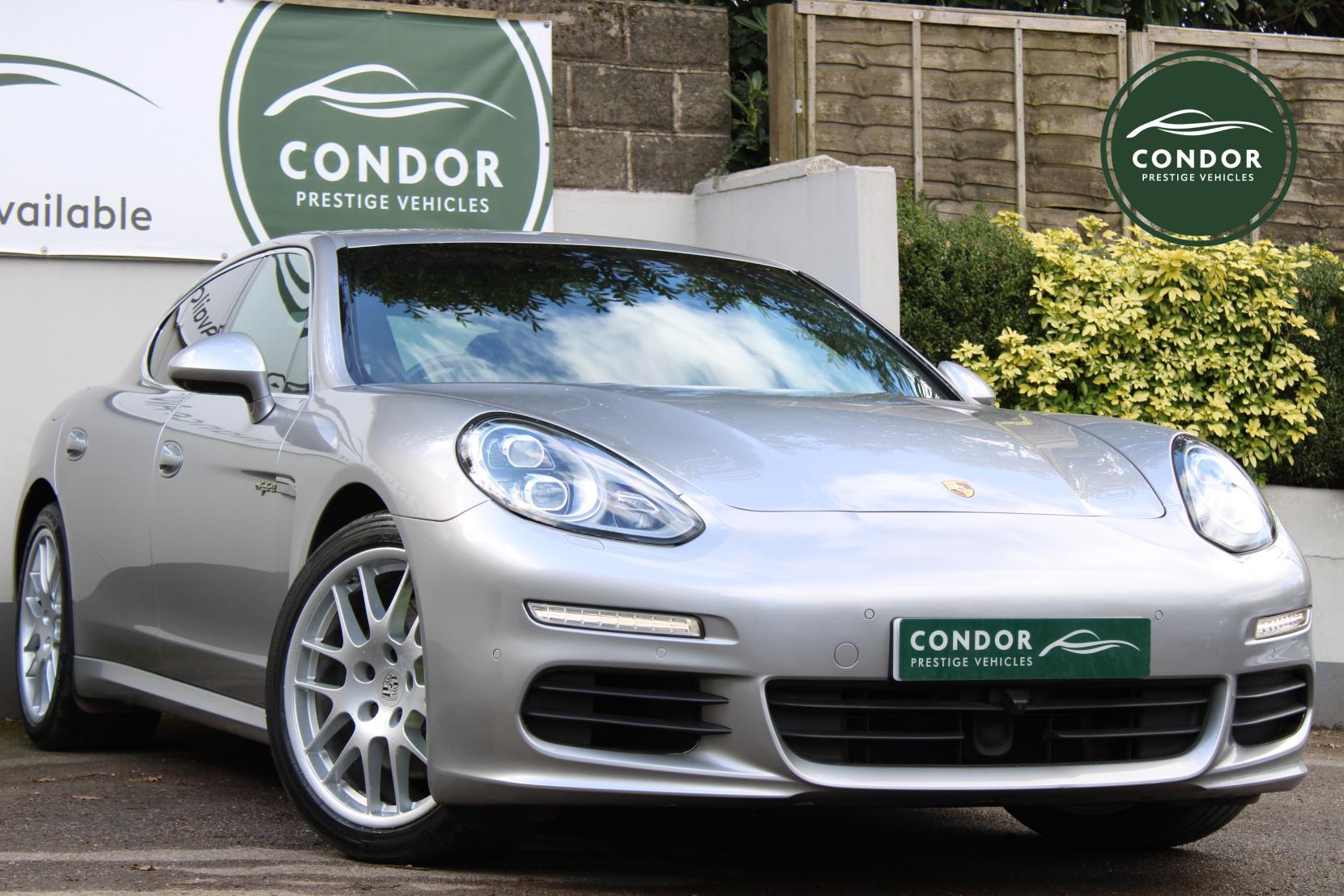 Porsche Panamera 3.0 V6 E-Hybrid S Hatchback 5dr Petrol Plug-in Hybrid TiptronicS Euro 5 (s/s) (416 ps)