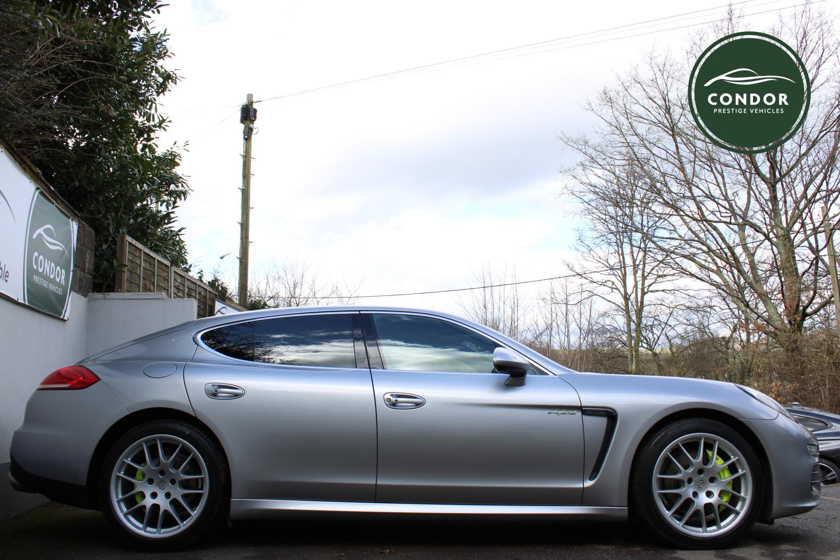 Porsche Panamera 3.0 V6 E-Hybrid S Hatchback 5dr Petrol Plug-in Hybrid TiptronicS Euro 5 (s/s) (416 ps)