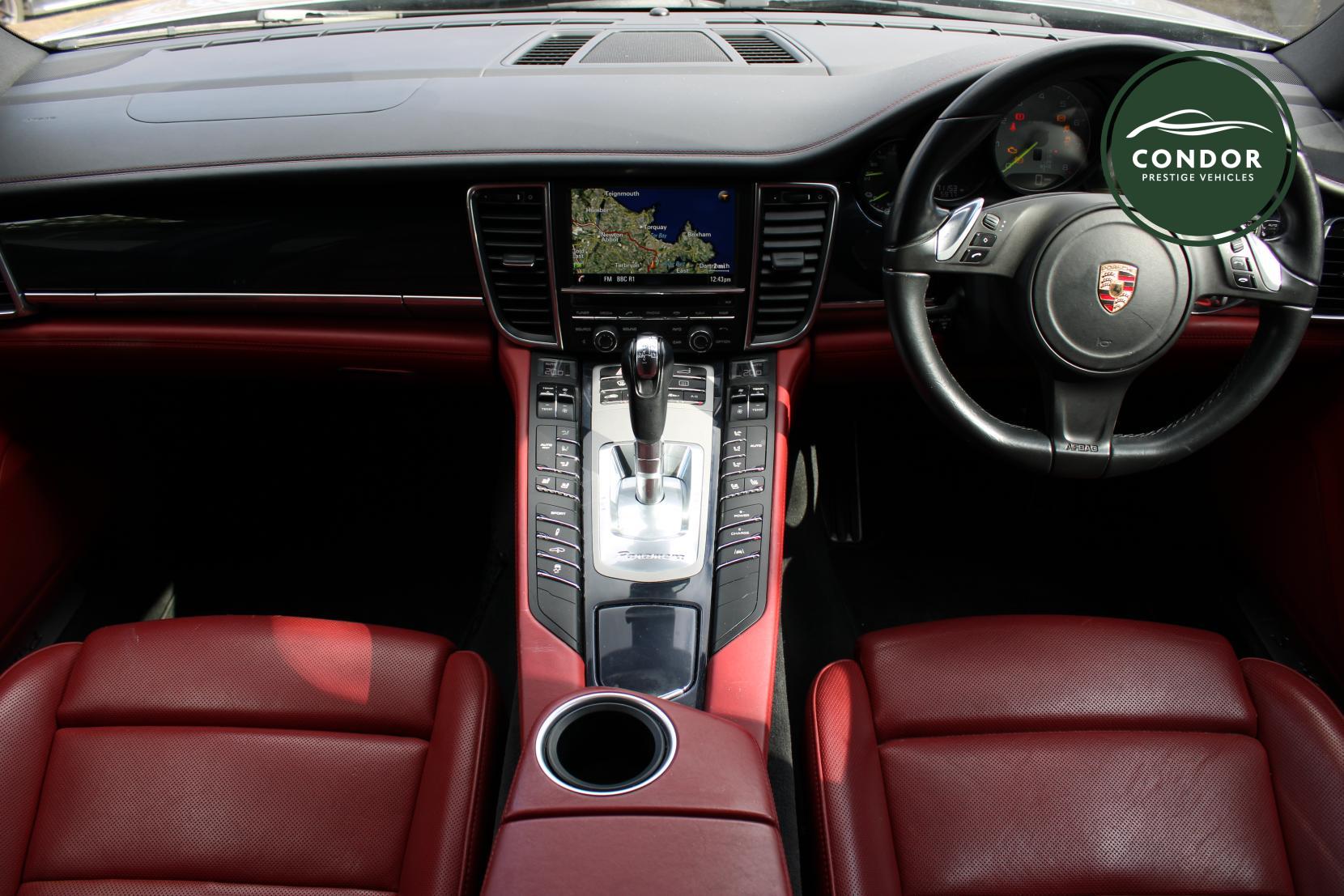 Porsche Panamera 3.0 V6 E-Hybrid S Hatchback 5dr Petrol Plug-in Hybrid TiptronicS Euro 5 (s/s) (416 ps)