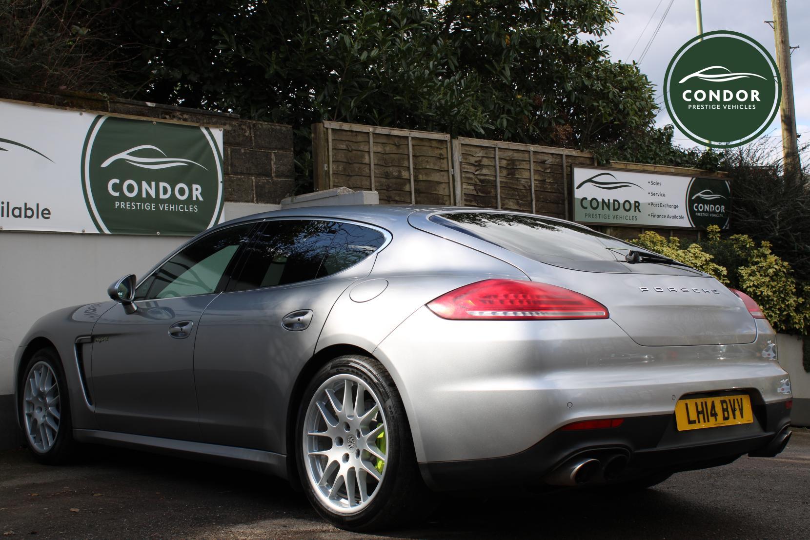Porsche Panamera 3.0 V6 E-Hybrid S Hatchback 5dr Petrol Plug-in Hybrid TiptronicS Euro 5 (s/s) (416 ps)