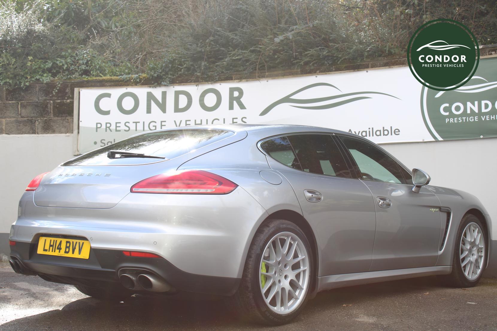 Porsche Panamera 3.0 V6 E-Hybrid S Hatchback 5dr Petrol Plug-in Hybrid TiptronicS Euro 5 (s/s) (416 ps)