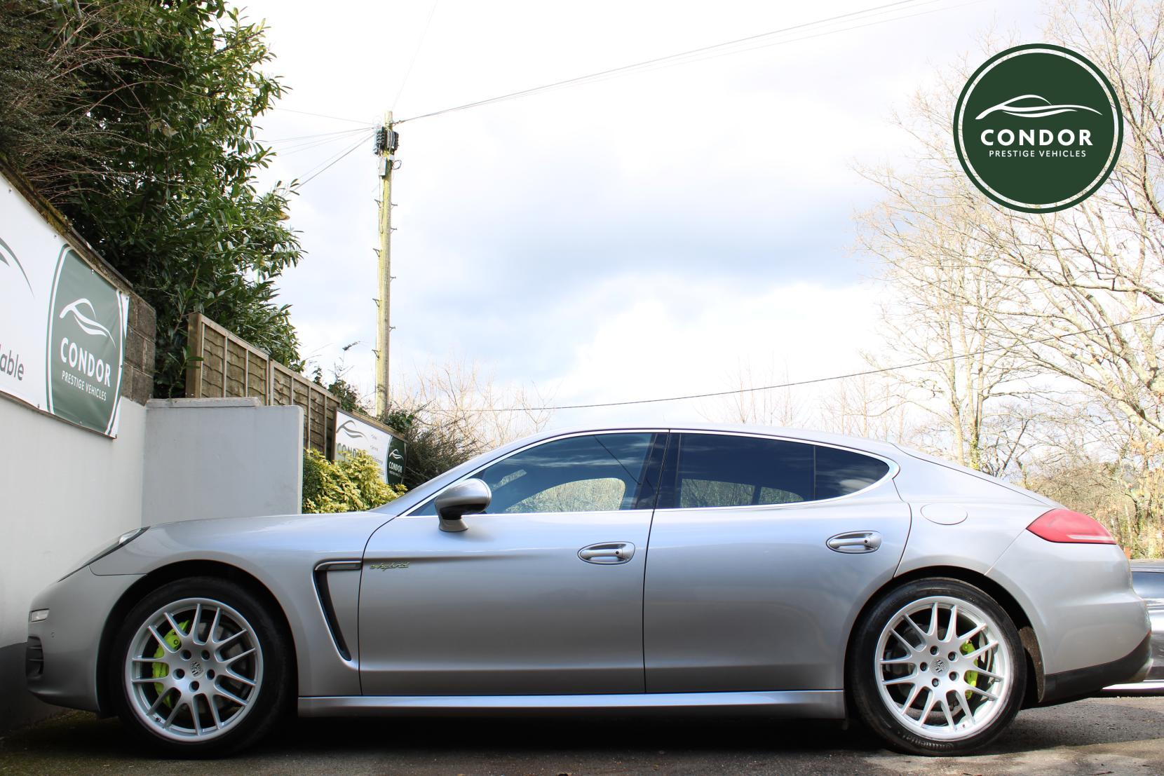Porsche Panamera 3.0 V6 E-Hybrid S Hatchback 5dr Petrol Plug-in Hybrid TiptronicS Euro 5 (s/s) (416 ps)