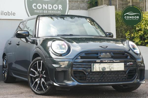 MINI Cooper 2.0S Sport Hatchback 5dr Petrol Steptronic Euro 6 (s/s) (204 ps)