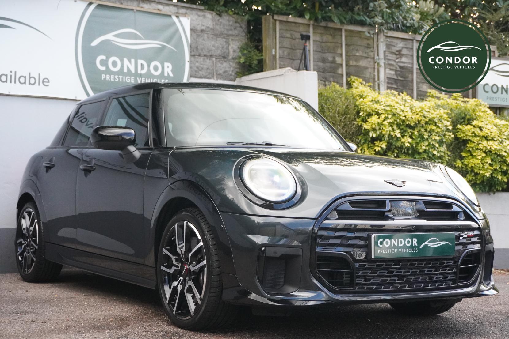 MINI Cooper 2.0S Sport Hatchback 5dr Petrol Steptronic Euro 6 (s/s) (204 ps)