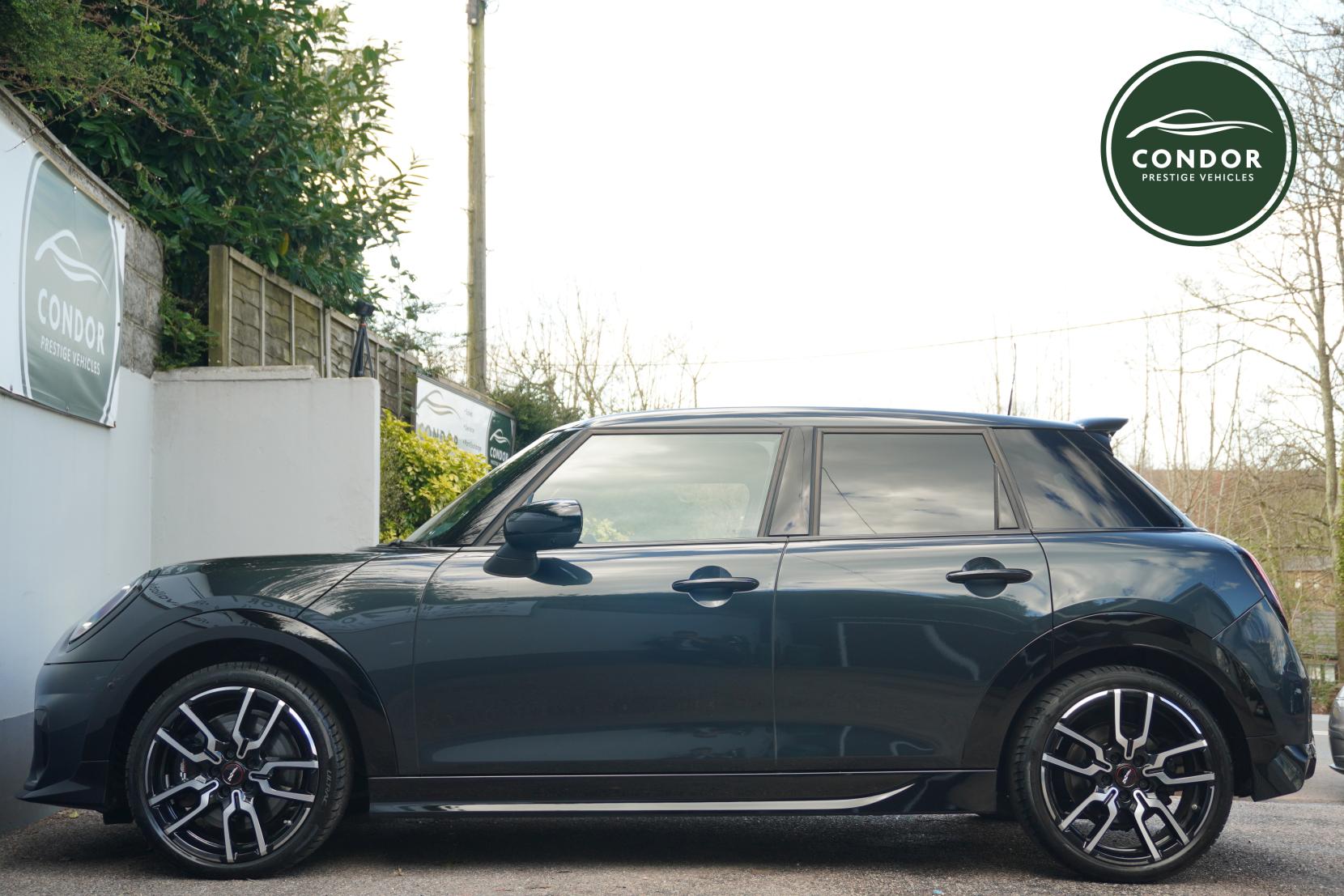 MINI Cooper 2.0S Sport Hatchback 5dr Petrol Steptronic Euro 6 (s/s) (204 ps)